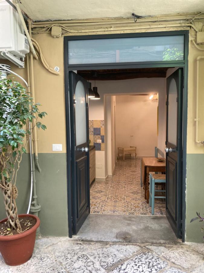 Ferienwohnung Zuccarella "Zuccherino"Nel Cortile Neapel Exterior foto